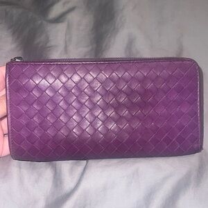 Bottega Veneta Authentic purple wallet zippy